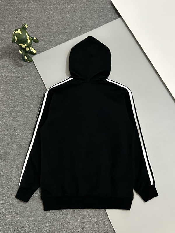 ブランドパーカー背面デザイン